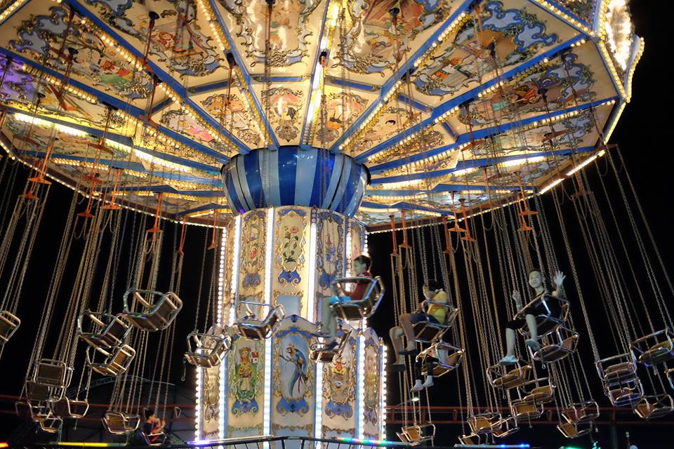 Gondal Gandul Carousel Suroboyo Carnival